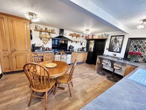 Kitchen- click for photo gallery